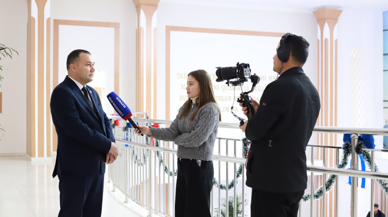 A significant and inspiring meeting titled “The Path to Success in Artificial Intelligence and IT” was held at Al-Khwarizmi University.