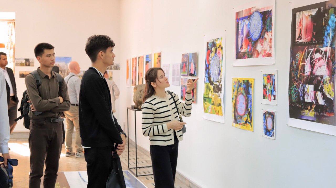 The Al-Khwarizmi University team at the Uzbekistan Museum of Modern Art