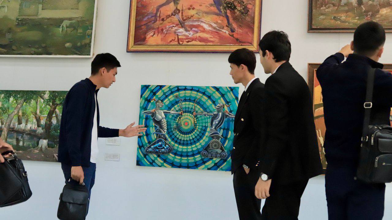 The Al-Khwarizmi University team at the Uzbekistan Museum of Modern Art